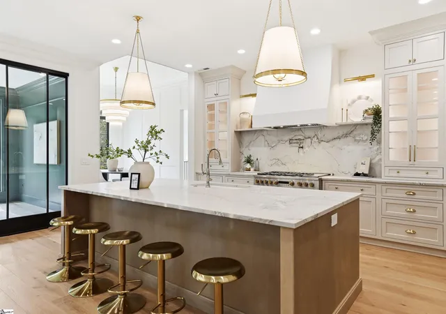 Listing Photo 5 - Condo for sale in building located at 101 Sherwood St, Greenville, SC 29601 - Unit #Unit 200