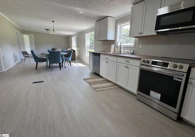 Photo 4 of Manufactured home for sale at 309 Jenkins Bridge Rd, Fountain Inn, SC 29644 | MLS# 1601276 | Listing updated on 2026-10-04