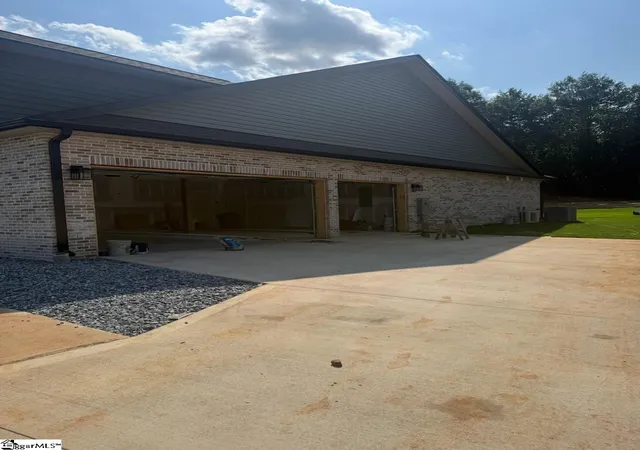 Photo 2 of Single family home for sale at 740 Ruby Golightly Dr, Inman, SC 29349 | MLS# 1600627 | Listing updated on 2026-08-12