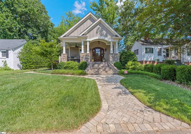 Photo 1 of Single family home for sale at 307 Grove Rd, Greenville, SC 29605 | MLS# 1594853 | Listing updated on 2026-08-28