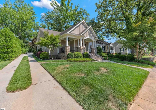 Photo 2 of Single family home for sale at 307 Grove Rd, Greenville, SC 29605 | MLS# 1594853 | Listing updated on 2026-08-28