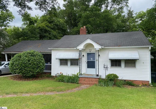 2nd image of 302 Jones St, Laurens, SC 29360 | MLS# 1596662
