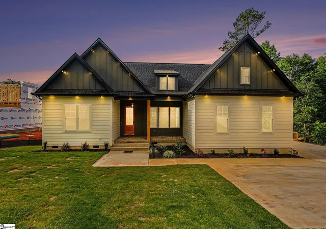 Photo 1 of Sale Pending at 197 Old Farrs Bridge Rd, Greenville, SC 29611 | MLS# 1596847 | Listing updated on 2026-09-04