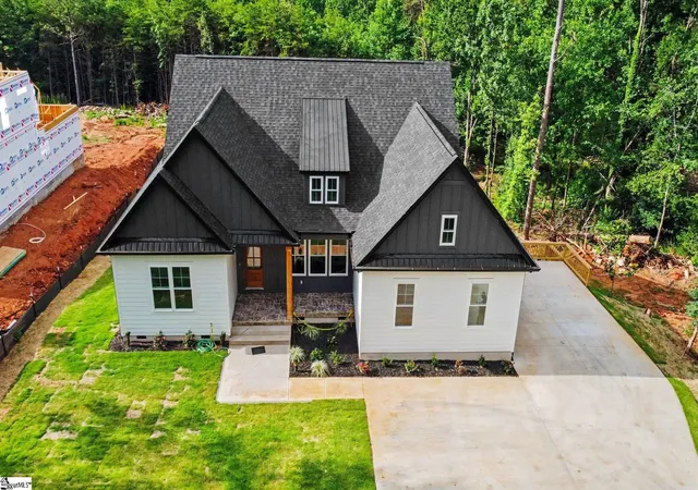 Photo 2 of Sale Pending at 197 Old Farrs Bridge Rd, Greenville, SC 29611 | MLS# 1596847 | Listing updated on 2026-09-04