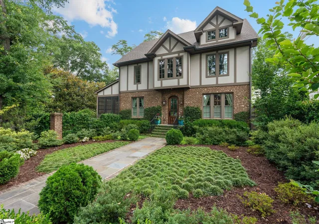 Photo 2 of Single family home for sale at 1 Fairview Ave, Greenville, SC 29601 | MLS# 1593746 | Listing updated on 2026-07-06
