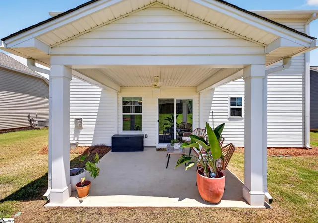 Photo 3 of Single family home for sale at 10 Steeds Glen Rd, Piedmont, SC 29673 | MLS# 1593890 | Listing updated on 2026-06-17