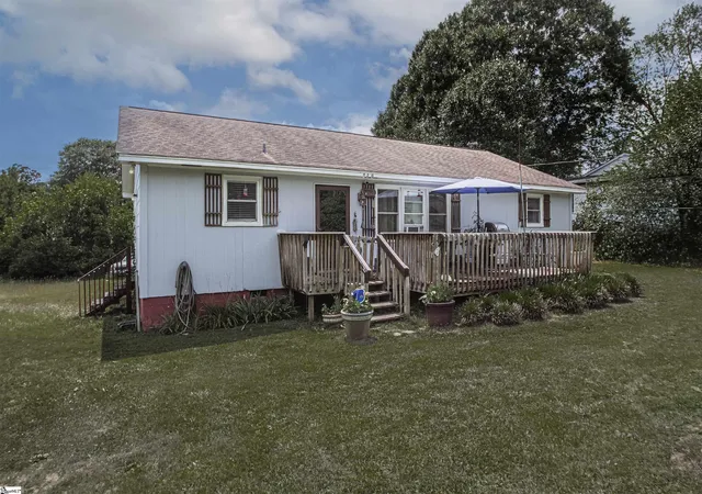 Photo 1 of Single family home for sale at 120 Jay Dr, Greenville, SC 29611 | MLS# 1600647 | Listing updated on 2026-09-03