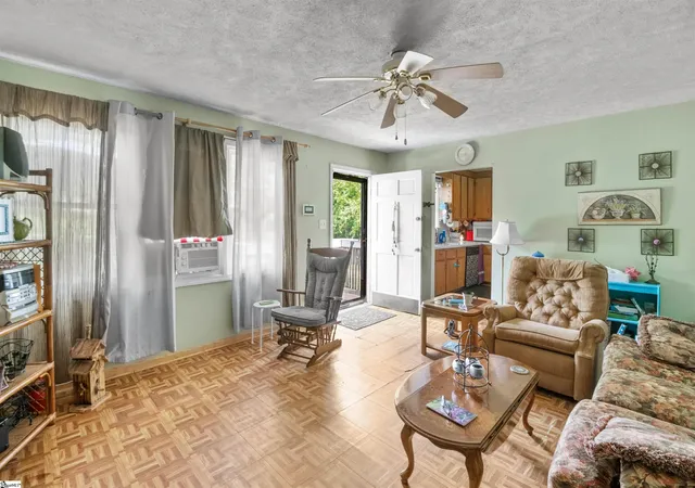 Photo 3 of Single family home for sale at 120 Jay Dr, Greenville, SC 29611 | MLS# 1600647 | Listing updated on 2026-09-03