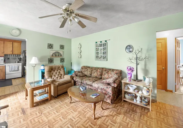 Photo 4 of Single family home for sale at 120 Jay Dr, Greenville, SC 29611 | MLS# 1600647 | Listing updated on 2026-09-03