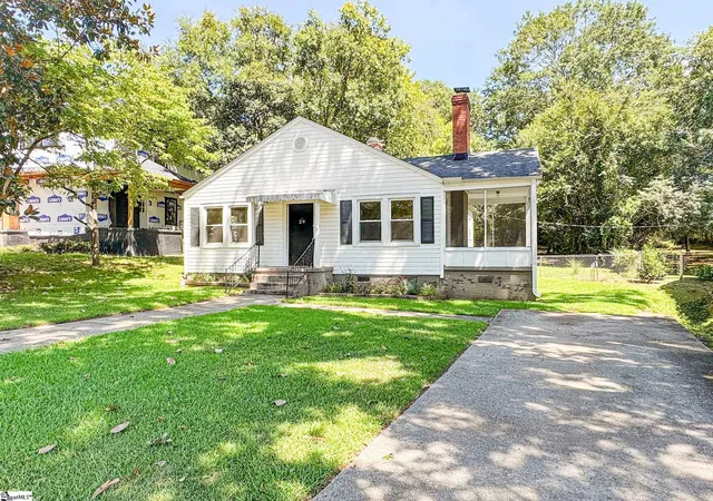 Photo 2 of Sale Pending at 29 Skyland Dr, Greenville, SC 29607 | MLS# 1602073 | Listing updated on 2026-10-05