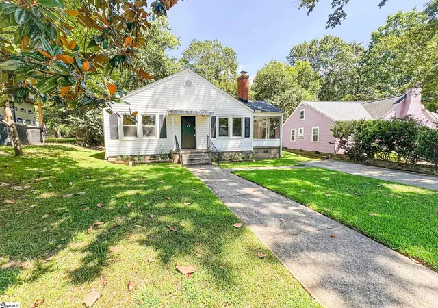 Photo 3 of Sale Pending at 29 Skyland Dr, Greenville, SC 29607 | MLS# 1602073 | Listing updated on 2026-10-05