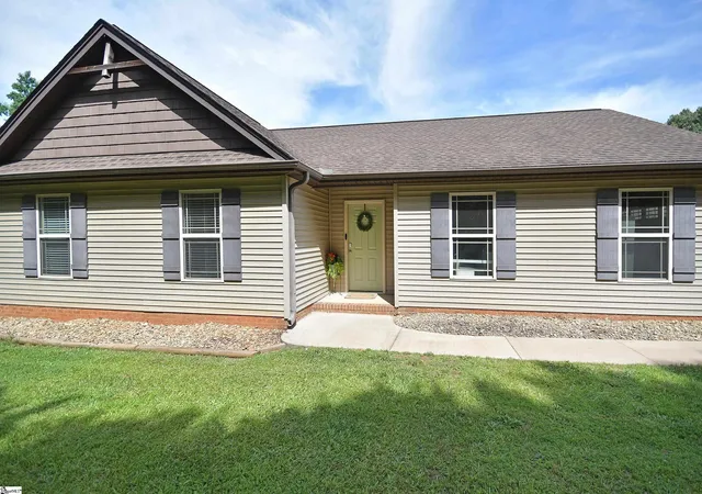 Homes for sale in Travelers Rest, SC | 2150 Tigerville Rd, Travelers Rest, SC 29690 | MLS# 1596049