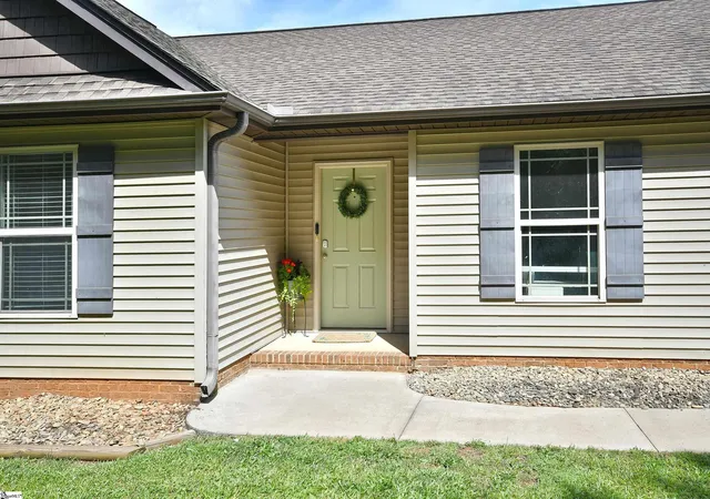 Homes for sale in Travelers Rest, SC | 2150 Tigerville Rd, Travelers Rest, SC 29690 | MLS# 1596049