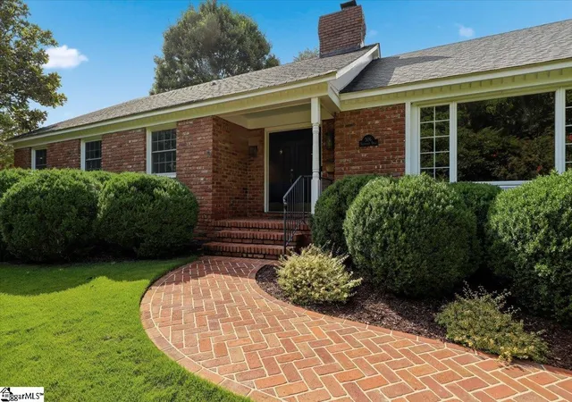 Photo 2 of Single family home for sale at 306 Beechwood Dr, Spartanburg, SC 29307 | MLS# 1601073 | Listing updated on 2026-08-17