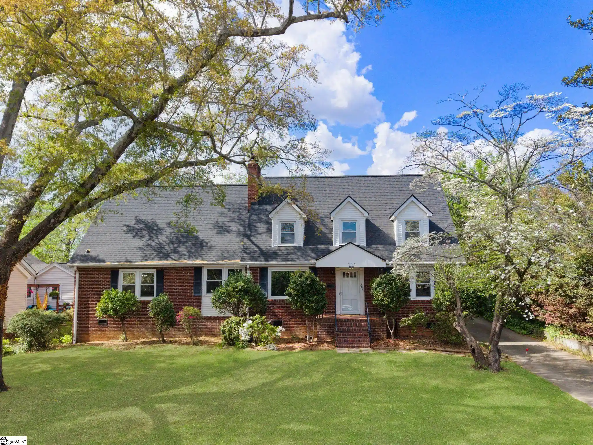 Photo 1 of Single family home for sale at 305 E Faris Rd, Greenville, SC 29605 | MLS# 1606885 | Listing updated on 2026-10-21