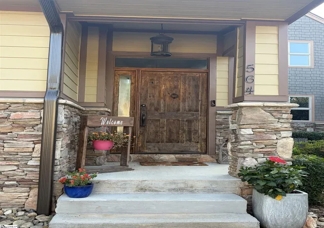 1st image of 564 Sunset Point Dr, West Union, SC 29696 | MLS# 1601056