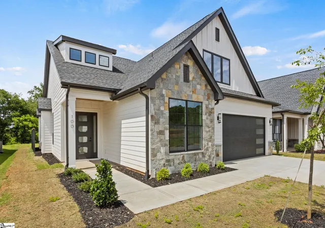 Photo 2 of Single family home for sale at 100 Adrian Wy, Simpsonville, SC 29680 | MLS# 1600604 | Listing updated on 2026-08-13