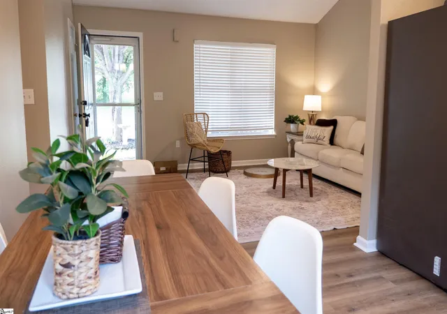 Photo 4 of Single family home for sale at 101 Kingston Ct, Greer, SC 29651 | MLS# 1594593 | Listing updated on 2026-08-23