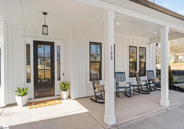 Photo 2 of Single family home for sale at 100 Ever Silvers Ln, Taylors, SC 29687 | MLS# 1597965 | Listing updated on 2026-08-12