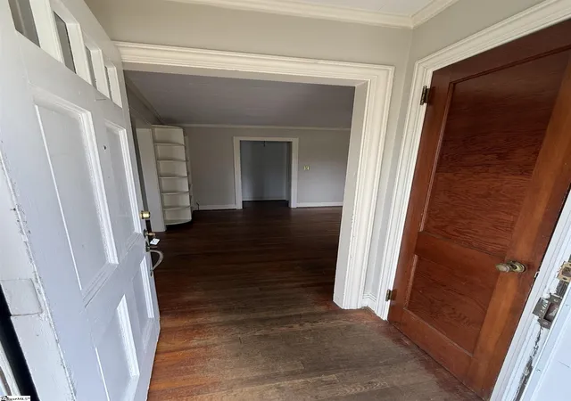 Photo 3 of Single family home for sale at 103 S Woodrow St, Clinton, SC 29325 | MLS# 1598365 | Listing updated on 2026-08-20