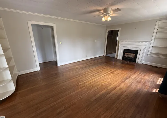 Photo 3 of Single family home for sale at 103 S Woodrow St, Clinton, SC 29325 | MLS# 1598365 | Listing updated on 2026-08-20