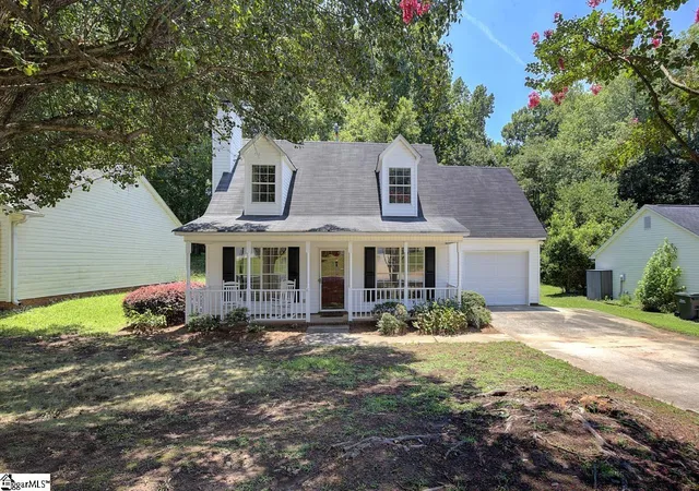 Photo 1 of Single family home for sale at 117 W Fall River Wy, Simpsonville, SC 29680 | MLS# 1599183 | Listing updated on 2026-10-06