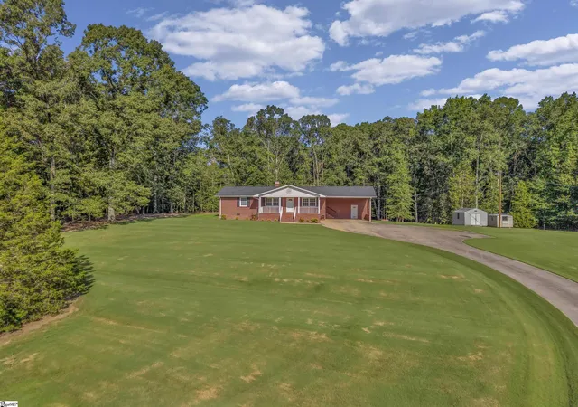 Photo 3 of Single family home for sale at 794 Sc 418 Hwy, Simpsonville, SC 29680 | MLS# 1601435 | Listing updated on 2026-08-20