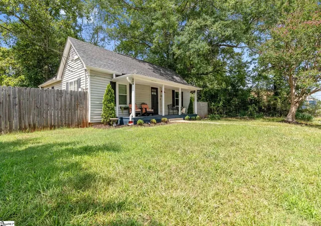 Photo 2 of Single family home for sale at 203 Hammett Street Ext, Greenville, SC 29609 | MLS# 1600774 | Listing updated on 2026-09-04