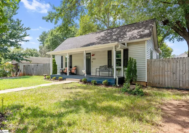 Photo 3 of Single family home for sale at 203 Hammett Street Ext, Greenville, SC 29609 | MLS# 1600774 | Listing updated on 2026-09-04