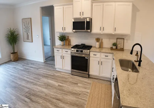 Photo 4 of Single family home for sale at 223 Rolling Waters Dr #Lot 68, Greenville, SC 29605 | MLS# 1572648 | Listing updated on 2026-09-04