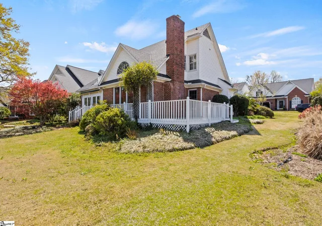 Photo 3 of Sale Pending at 306 Greenview Cir, Greenville, SC 29609 | MLS# 1586278 | Listing updated on 2026-04-02