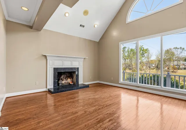 Photo 4 of Sale Pending at 306 Greenview Cir, Greenville, SC 29609 | MLS# 1586278 | Listing updated on 2026-04-02