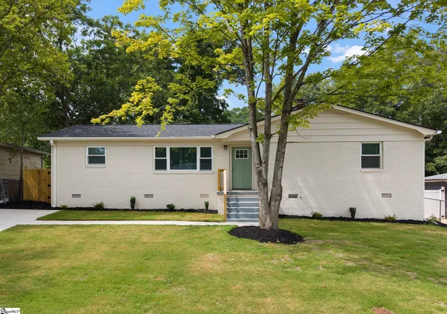 Photo 1 of Single family home for sale at 17 Springside Ave, Greenville, SC 29611 | MLS# 1602276 | Listing updated on 2026-08-28