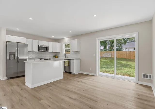 Photo 3 of Single family home for sale at 17 Springside Ave, Greenville, SC 29611 | MLS# 1602276 | Listing updated on 2026-08-28