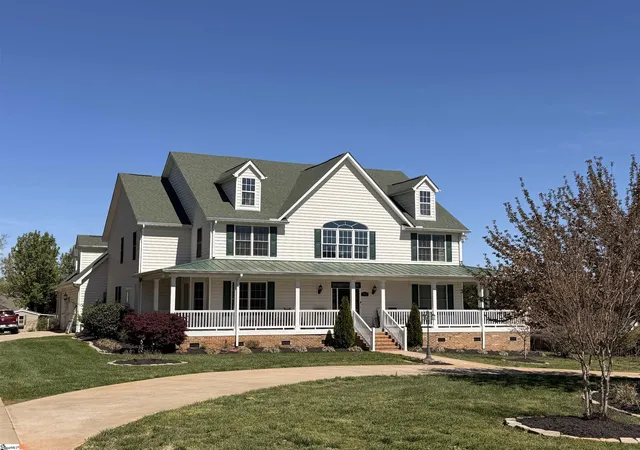 Photo 2 of Single family home for sale at 323 Waters Rd, Taylors, SC 29687 | MLS# 1588555 | Listing updated on 2026-08-10