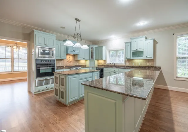 Photo 2 of Single family home for sale at 323 Waters Rd, Taylors, SC 29687 | MLS# 1588555 | Listing updated on 2026-08-10