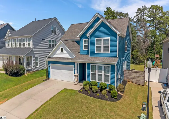 Photo 2 of Single family home for sale at 215 Fenwick Dr, Woodruff, SC 29388 | MLS# 1599968 | Listing updated on 2026-09-24
