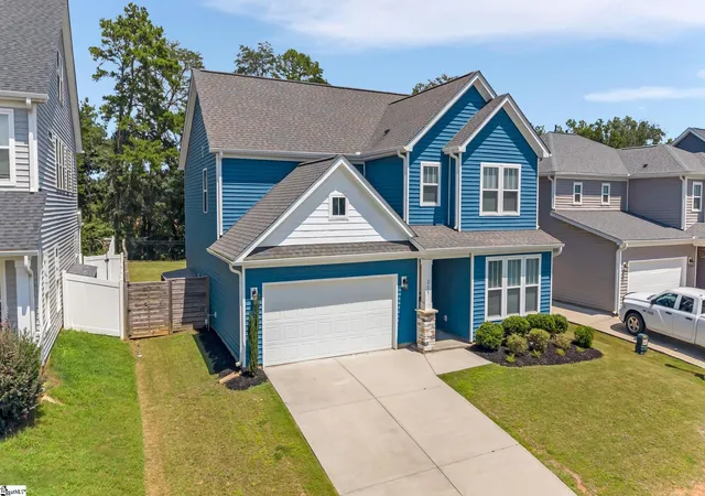 Photo 3 of Single family home for sale at 215 Fenwick Dr, Woodruff, SC 29388 | MLS# 1599968 | Listing updated on 2026-09-24