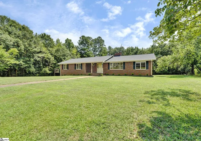 Photo 1 of Single family home for sale at 22 Jackson Dr, Wellford, SC 29385 | MLS# 1600524 | Listing updated on 2026-08-17
