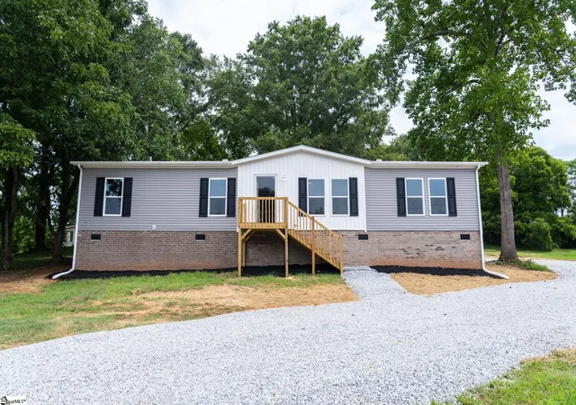 Photo 1 of Manufactured home for sale at 61 Tally Hoe Trl, Gray Court, SC 29645 | MLS# 1601807 | Listing updated on 2026-09-15