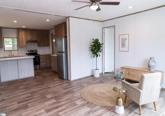 Photo 3 of Manufactured home for sale at 61 Tally Hoe Trl, Gray Court, SC 29645 | MLS# 1601807 | Listing updated on 2026-09-15