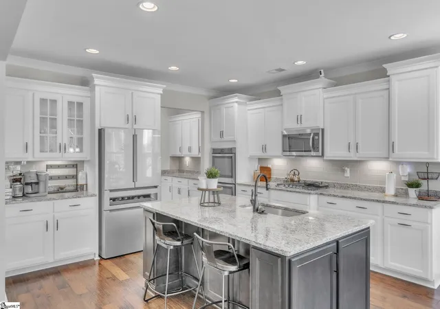 Photo 3 of Single family home for sale at 519 Palladio Dr, Greenville, SC 29617 | MLS# 1574625 | Listing updated on 2026-01-24