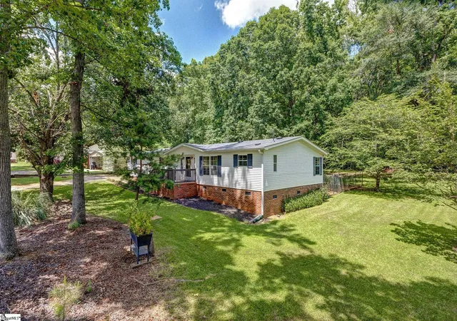 Photo 1 of Manufactured home for sale at 185 Claridge Ct, Fountain Inn, SC 29644 | MLS# 1562184 | Listing updated on 2025-10-20