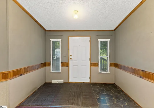 Photo 4 of Manufactured home for sale at 185 Claridge Ct, Fountain Inn, SC 29644 | MLS# 1562184 | Listing updated on 2025-10-20