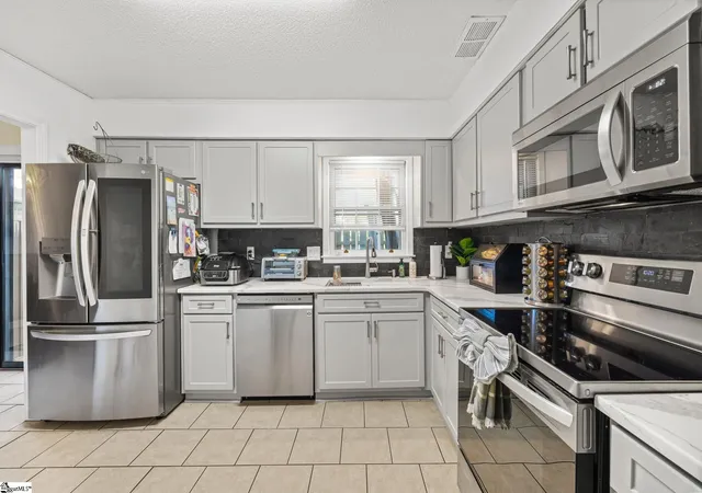 Photo 4 of Condo for sale at 710 Hunts Bridge Rd #Unit 32, Greenville, SC 29617 | MLS# 1599868 | Listing updated on 2026-09-07