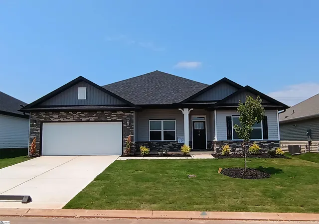Photo 1 of Sale Pending at 210 Glencliff Wy #Lot 96, Simpsonville, SC 29680 | MLS# 1585771 | Listing updated on 2026-09-15