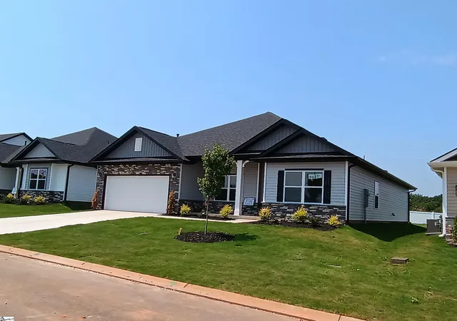 Photo 2 of Sale Pending at 210 Glencliff Wy #Lot 96, Simpsonville, SC 29680 | MLS# 1585771 | Listing updated on 2026-09-15