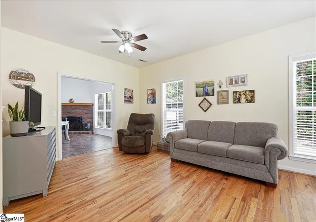 Photo 3 of Single family home for sale at 1129 Casey Rd, Woodruff, SC 29388 | MLS# 1601238 | Listing updated on 2026-10-05