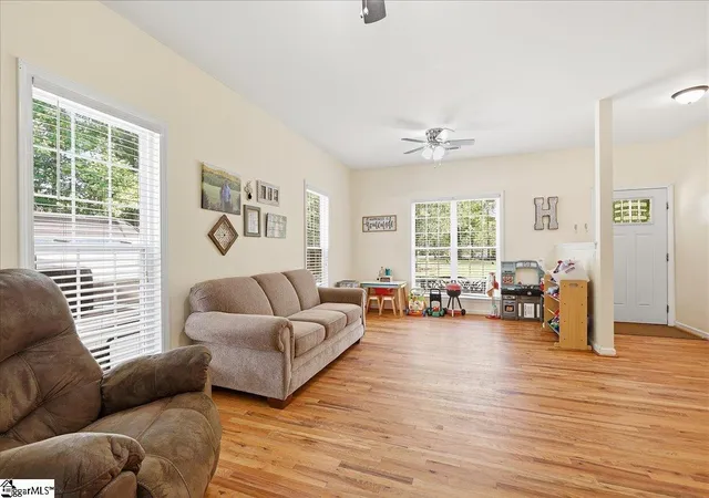 Photo 4 of Single family home for sale at 1129 Casey Rd, Woodruff, SC 29388 | MLS# 1601238 | Listing updated on 2026-10-05