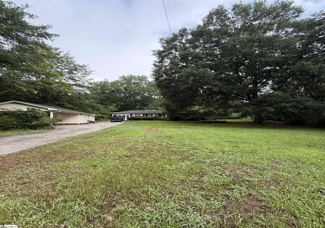 Photo 1 of Single family home for sale at 8385 Hwy 357 Hwy, Campobello, SC 29322 | MLS# 1601367 | Listing updated on 2026-08-26